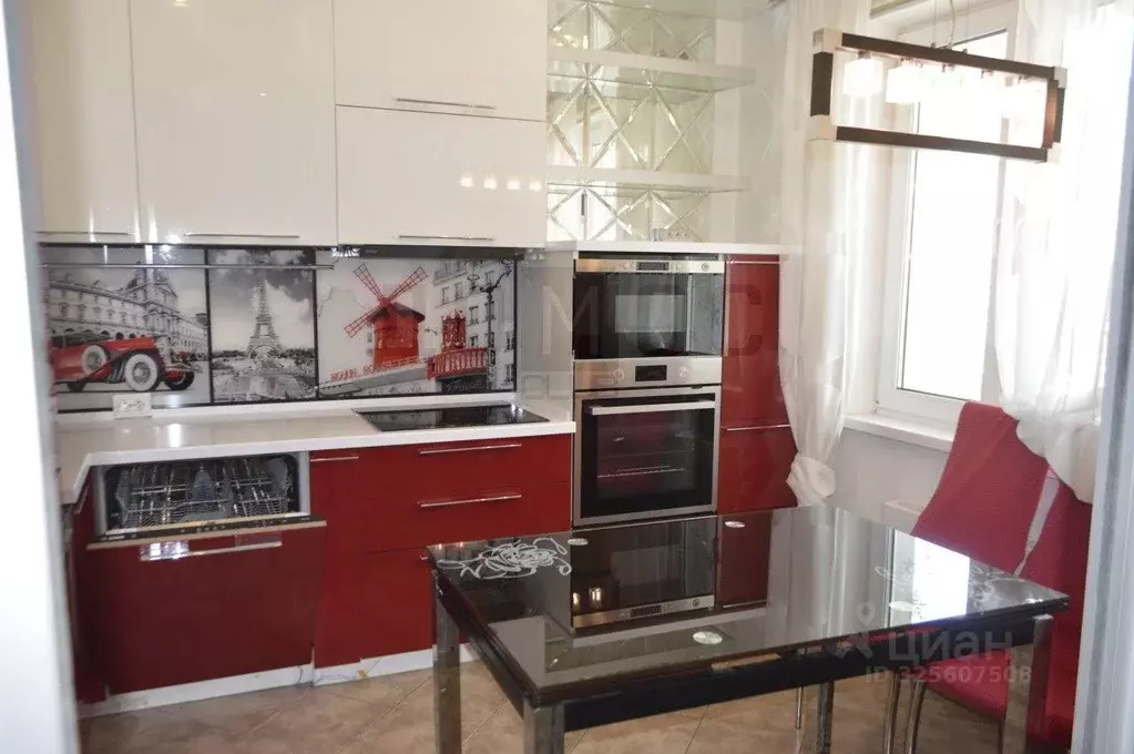 2-к кв. Свердловская область, Екатеринбург ул. Краснолесья, 28 (65.0 ... - Фото 1