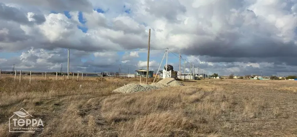 Участок в Крым, Черноморский район, Окуневское с/пос, с. Громово  (6.5 ... - Фото 1