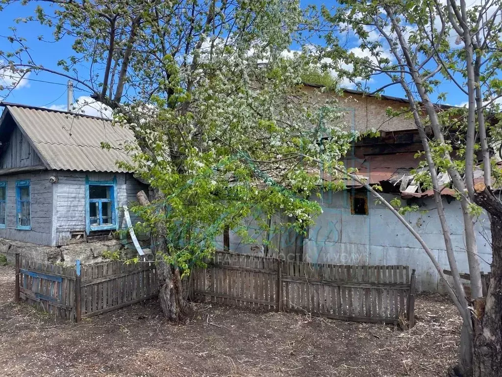 Дом в Оренбургская область, Кувандык ул. Есенина, 14 (17 м) - Фото 1