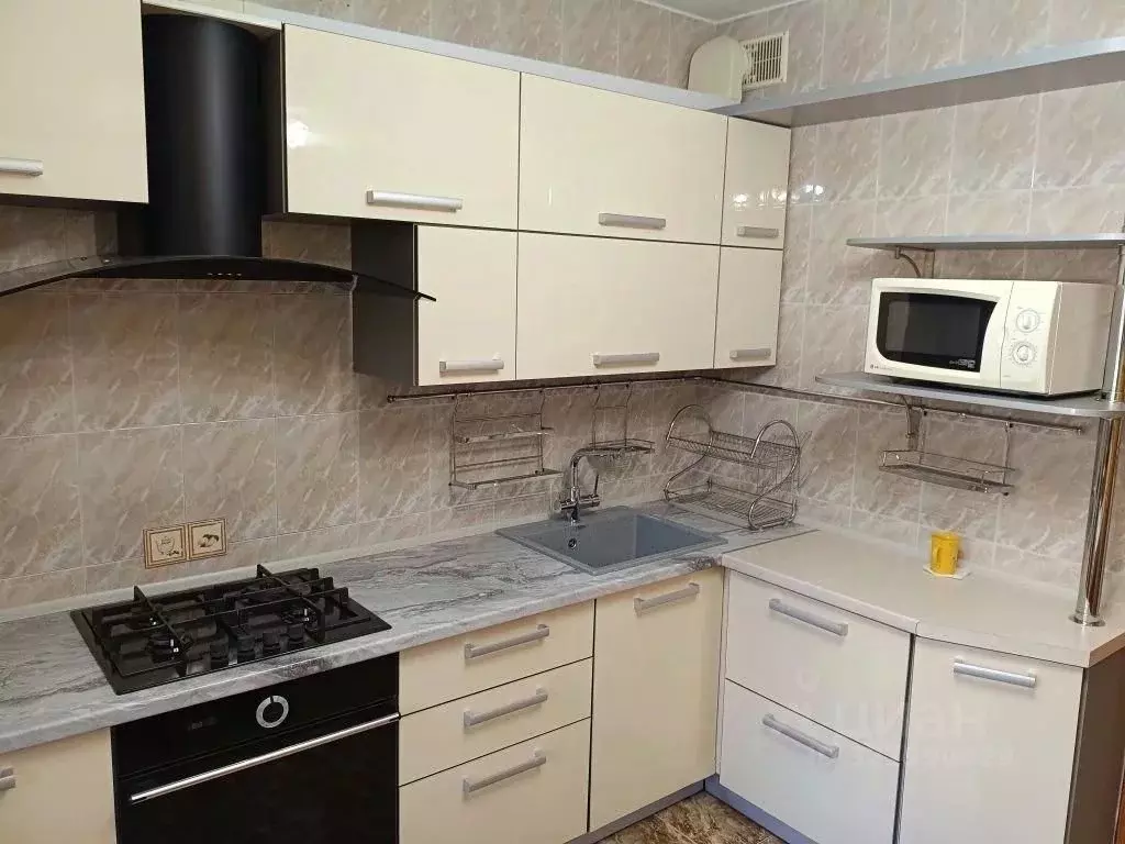 3-к кв. Крым, Симферополь ул. Балаклавская, 99 (70.0 м) - Фото 1