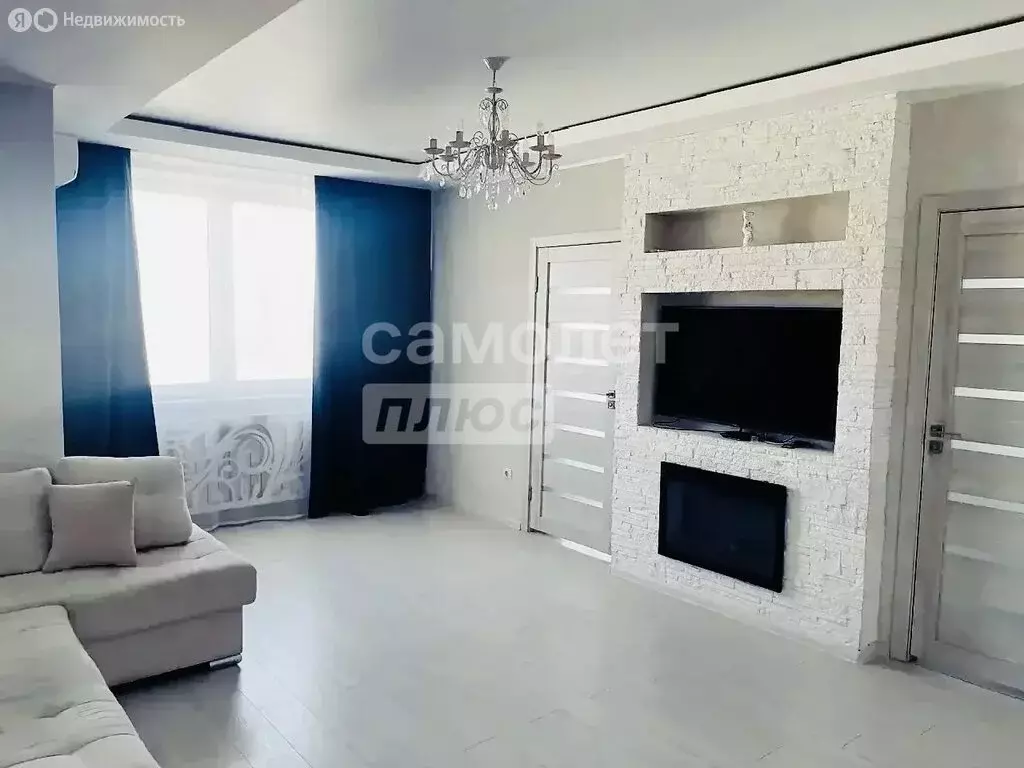 3-комнатная квартира: Уфа, Айская улица, 18/1 (58 м) - Фото 1