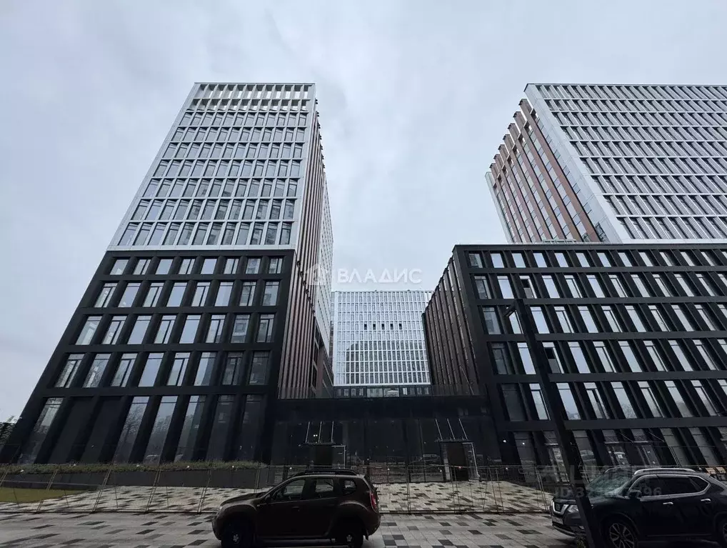 3-к кв. Москва ул. Светланова, 11к2 (149.9 м) - Фото 0