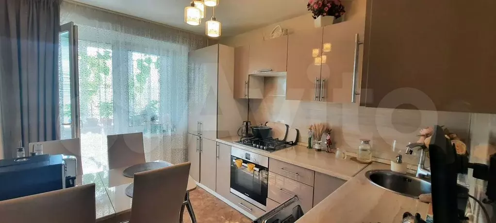 2-к. квартира, 52 м, 6/9 эт. - Фото 0