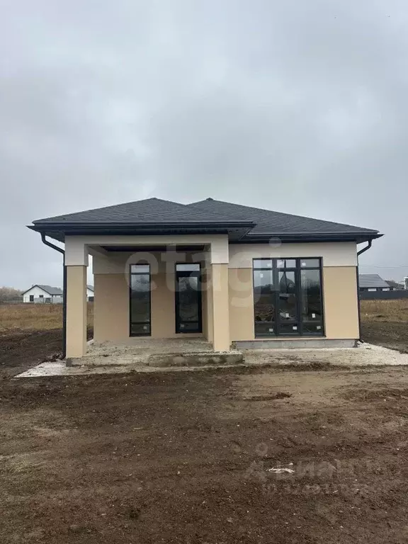 Дом в Саратовская область, Энгельсский район, Красноярское ... - Фото 1