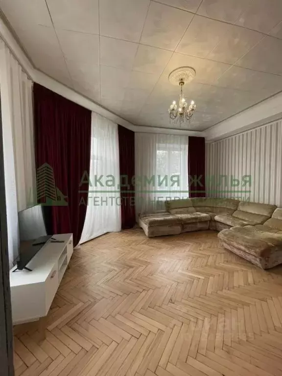 2-к кв. Саратовская область, Саратов ул. Большая Казачья, 100 (67.5 м) - Фото 1