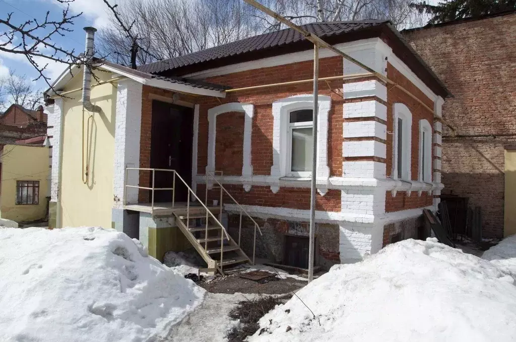 Дом в Саратовская область, Саратов ул. Имени Ф.Э. Дзержинского, 21 ... - Фото 0