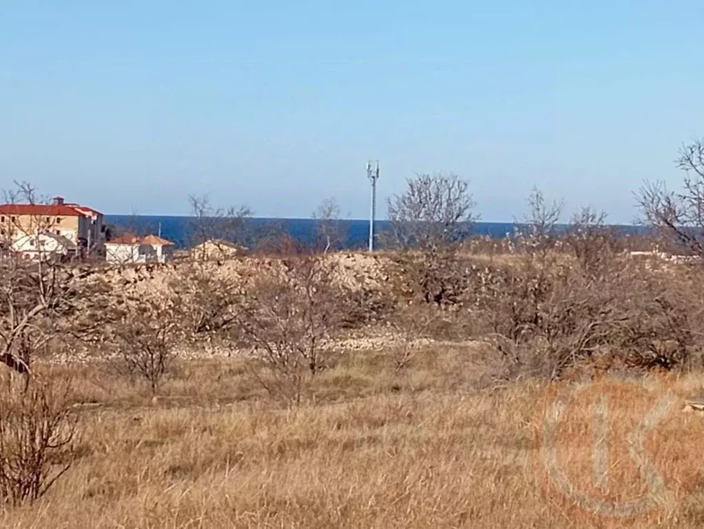 Участок в Крым, Черноморское пгт пер. Черноморский, 5 (6.18 сот.) - Фото 0