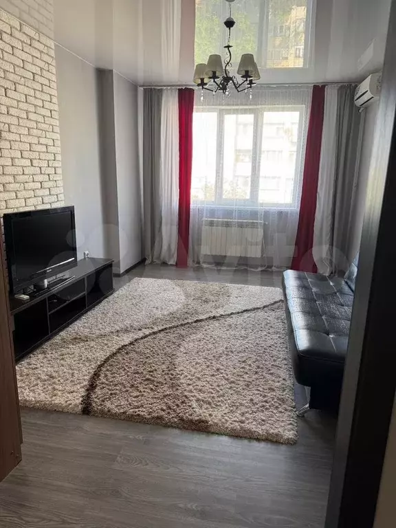 2-к. квартира, 60 м, 4/10 эт. - Фото 0