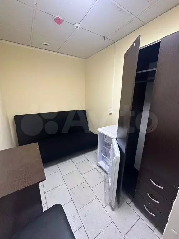 Комната 8 м в 2-к., 2/4 эт. - Фото 0