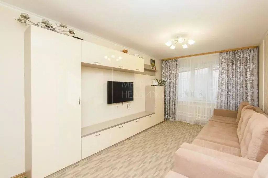 3-к кв. Тюменская область, Тюмень Восточный мкр, ул. Моторостроителей, ... - Фото 1