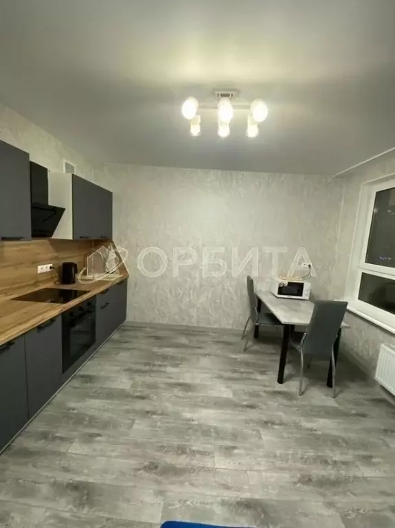 1-к кв. Тюменская область, Тюмень ул. Василия Малкова, 12 (34.0 м) - Фото 2