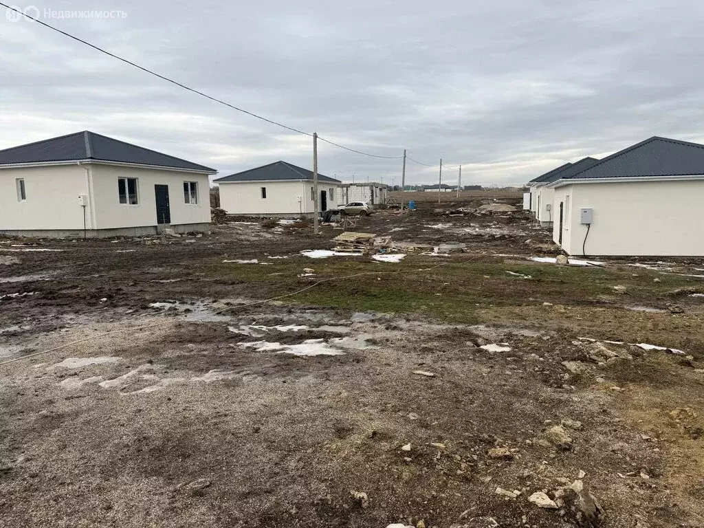 Дом в Трудовское сельское поселение, Симферопольский ров (70 м) - Фото 1