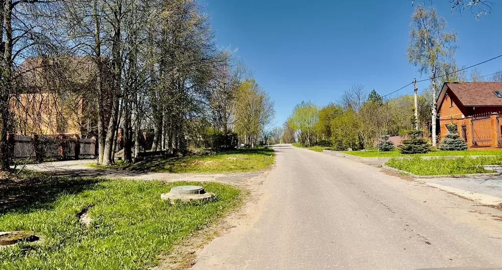 Участок в Московская область, Сергиево-Посадский городской округ, д. ... - Фото 0