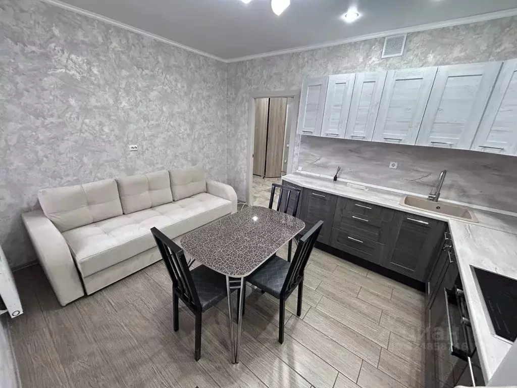 2-к кв. Татарстан, Казань Комсомольская ул., 1 (58.8 м) - Фото 2