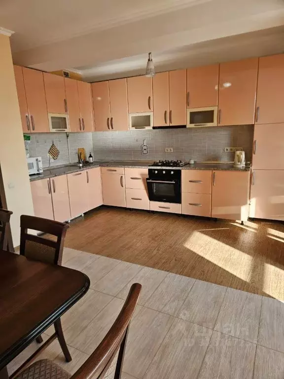1-к кв. Крым, Симферополь ул. Клары Цеткин, 12 (68.0 м) - Фото 0