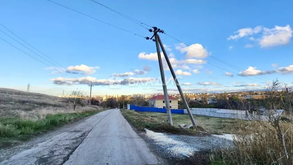 Участок в Крым, Симферопольский район, с. Мирное ул. Белова (6.5 сот.) - Фото 1