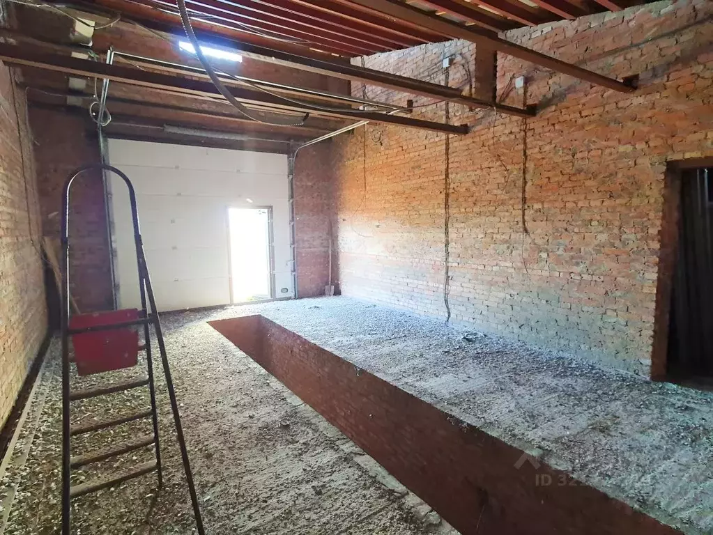 Помещение свободного назначения в Омская область, Любинский район, с. ... - Фото 2