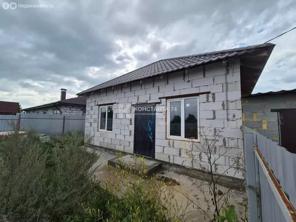 Дом в Челябинская область, Чебаркульский муниципальный округ, деревня ... - Фото 1