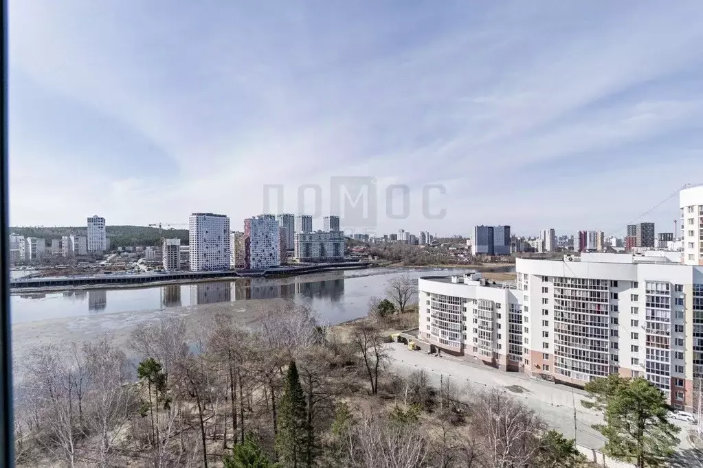 3-к кв. Свердловская область, Екатеринбург ул. Рощинская, 59 (77.0 м) - Фото 1