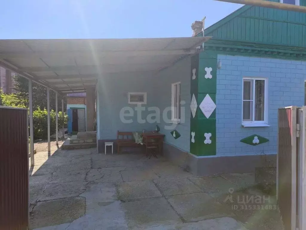 Дом в Краснодарский край, Кущевский район, Красносельское с/пос, с. ... - Фото 1