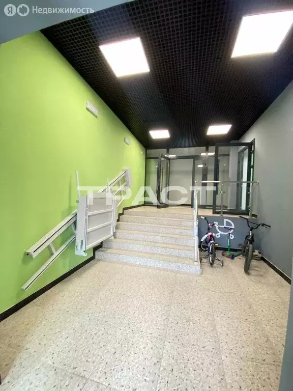 3-комнатная квартира: село Ямное, улица Атамана Белова, 1 (99 м) - Фото 1