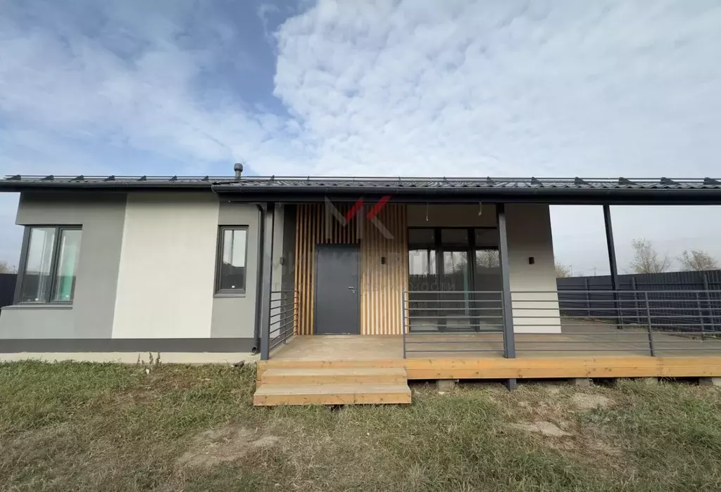 Дом в Хакасия, Усть-Абаканский район, пос. Тепличный ул. С.А. Есенина, ... - Фото 1