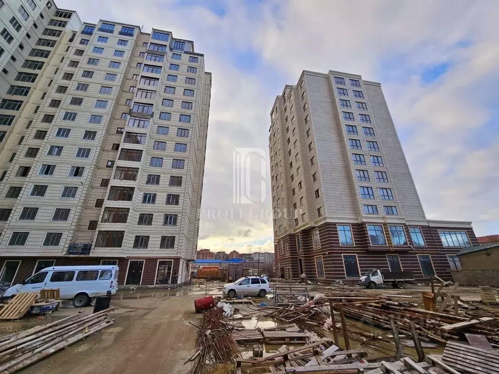 2-к кв. Дагестан, Махачкала ул. Азизова (97.77 м) - Фото 0