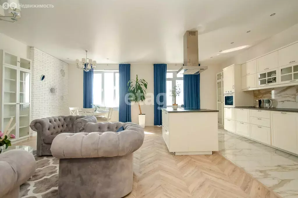 3-комнатная квартира: Новосибирск, улица Семьи Шамшиных, 20 (113.8 м) - Фото 2