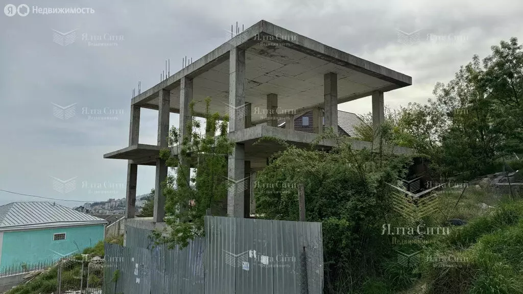 Дом в Ялта, улица имени Умера Акмоллы Адаманова, 19 (305 м) - Фото 0