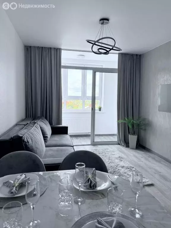 3-комнатная квартира: Екатеринбург, Сосновый переулок (82 м) - Фото 1