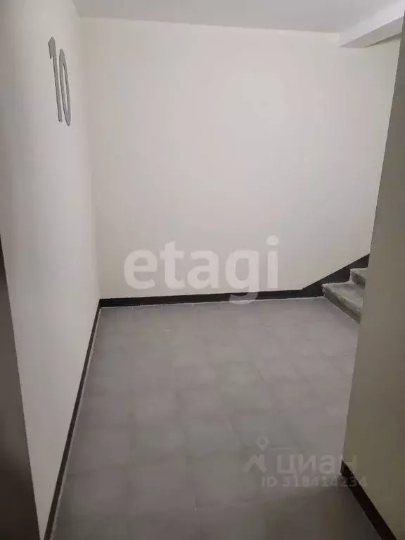 1-к кв. Удмуртия, Ижевск Молодежная ул., 107В (42.0 м) - Фото 0