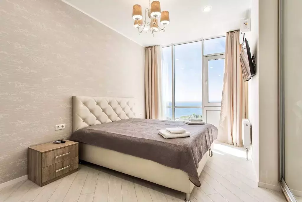 2-к кв. Крым, Алушта ул. Ленина, 21 (73.0 м) - Фото 0