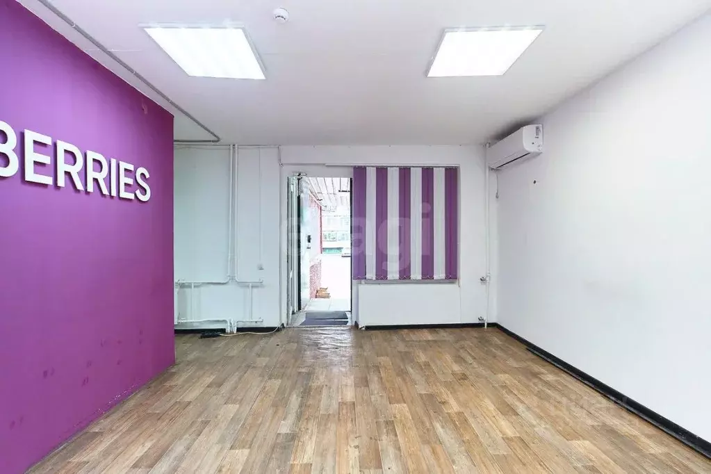 Помещение свободного назначения в Тюменская область, Тюмень ул. ... - Фото 1