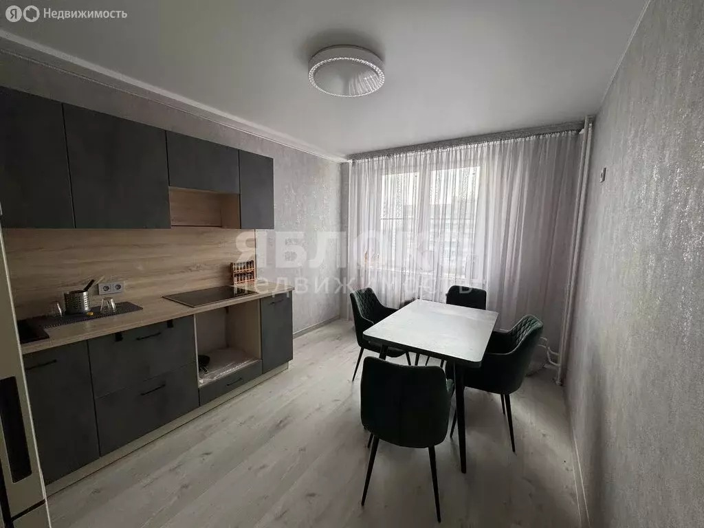 2-комнатная квартира: Березники, улица Ивана Дощеникова, 7 (60.3 м) - Фото 1