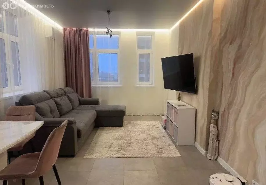 2-комнатная квартира: Тюмень, улица Тимофея Чаркова, 87 (74.2 м) - Фото 2