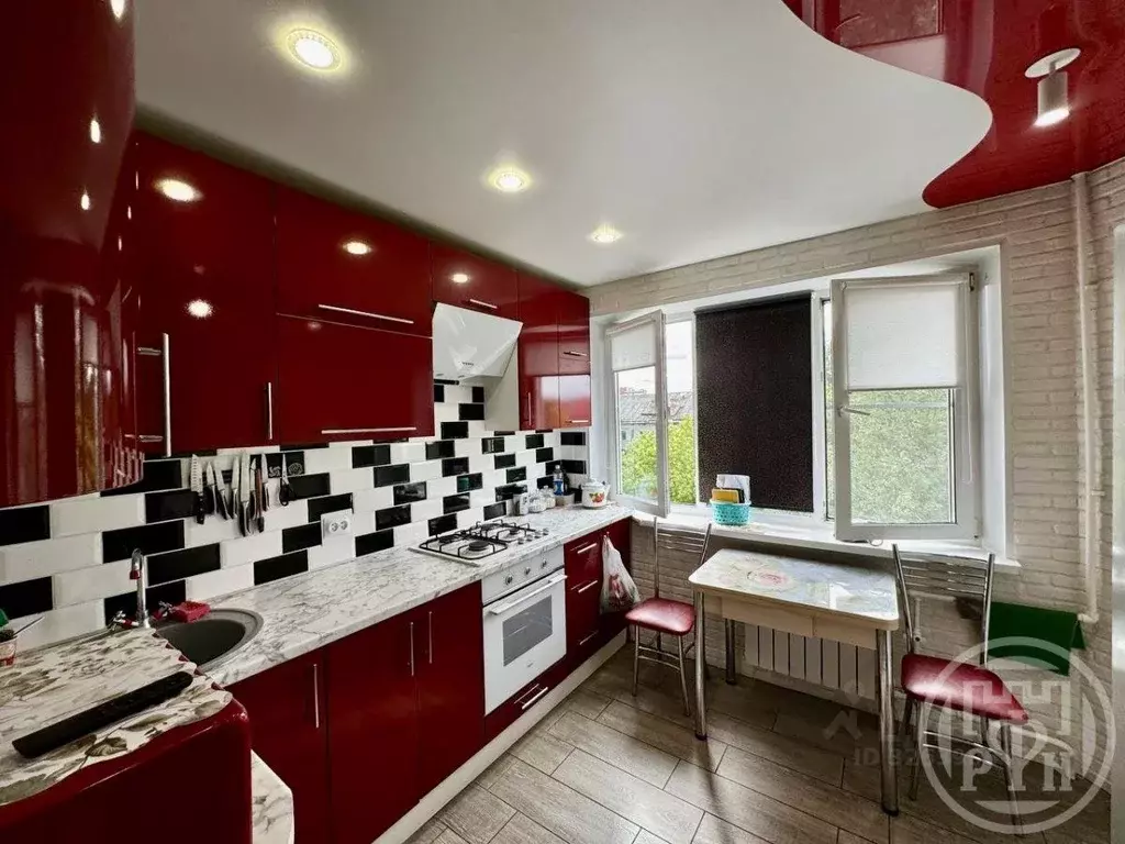 2-к кв. Ленинградская область, Луга ул. Красной Артиллерии, 9 (54.4 м) - Фото 2