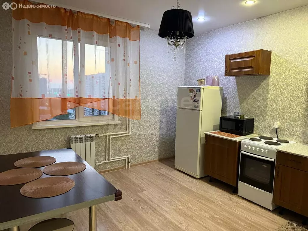 1-комнатная квартира: Оренбург, улица Фронтовиков, 8/2 (36 м) - Фото 1