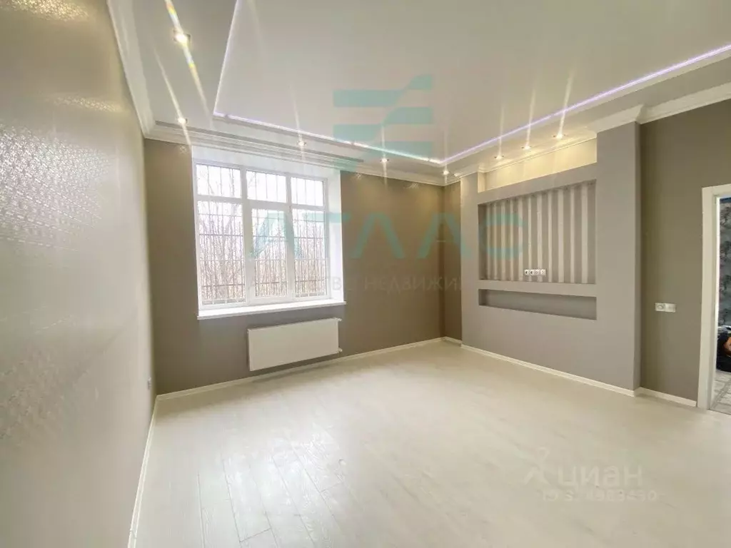 Помещение свободного назначения в Крым, Симферополь ул. Аэрофлотская, ... - Фото 1