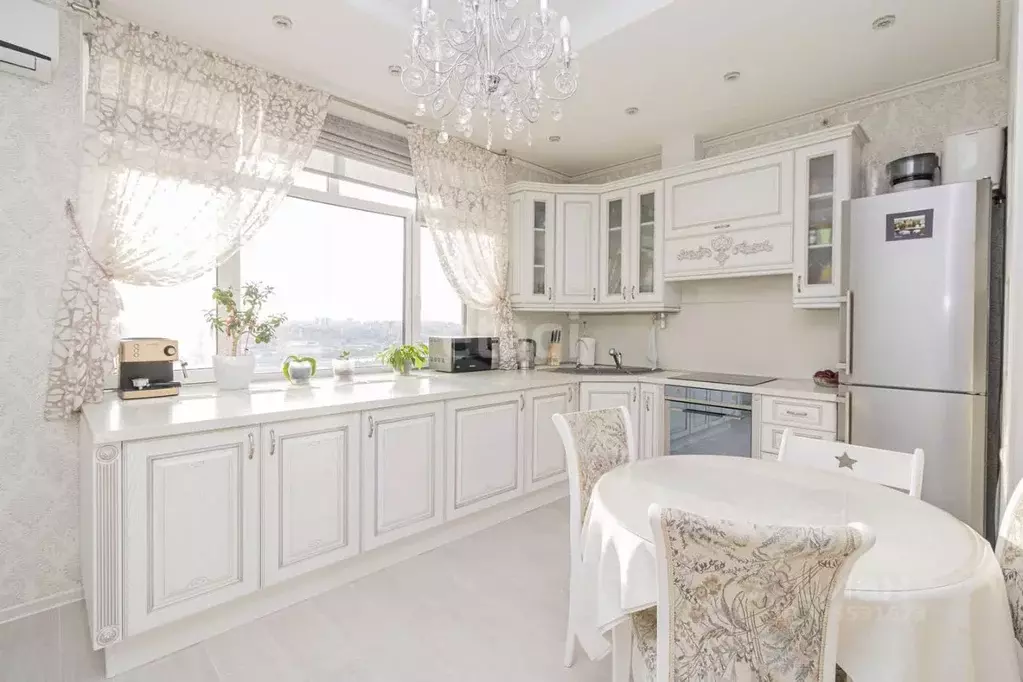 1-к кв. Тюменская область, Тюмень ул. Малыгина, 90 (63.0 м) - Фото 2