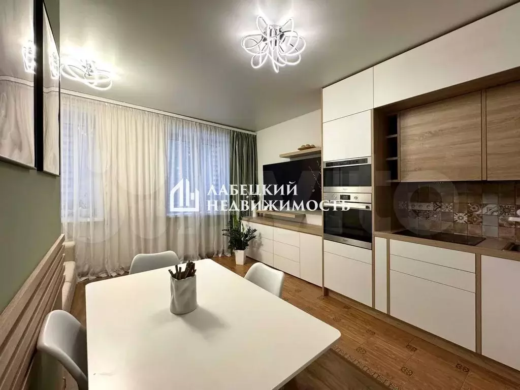 2-к. квартира, 70,5 м, 7/18 эт. - Фото 1