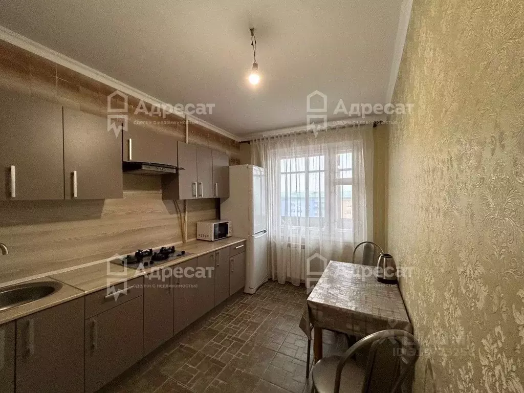 3-к кв. Волгоградская область, Волгоград Казахская ул., 8А (70.8 м) - Фото 1