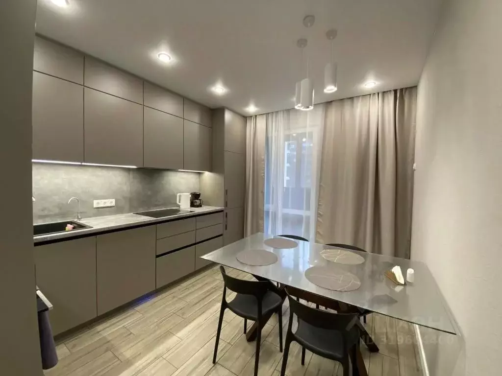 3-к кв. Татарстан, Казань ул. Рашида Нежметдинова, 11к2 (77.0 м) - Фото 0