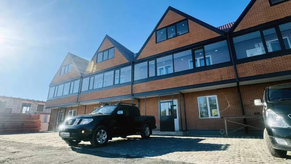 Дом в Ленинградская область, Кириши ул. Нефтехимиков, 102/9 (300 м) - Фото 1