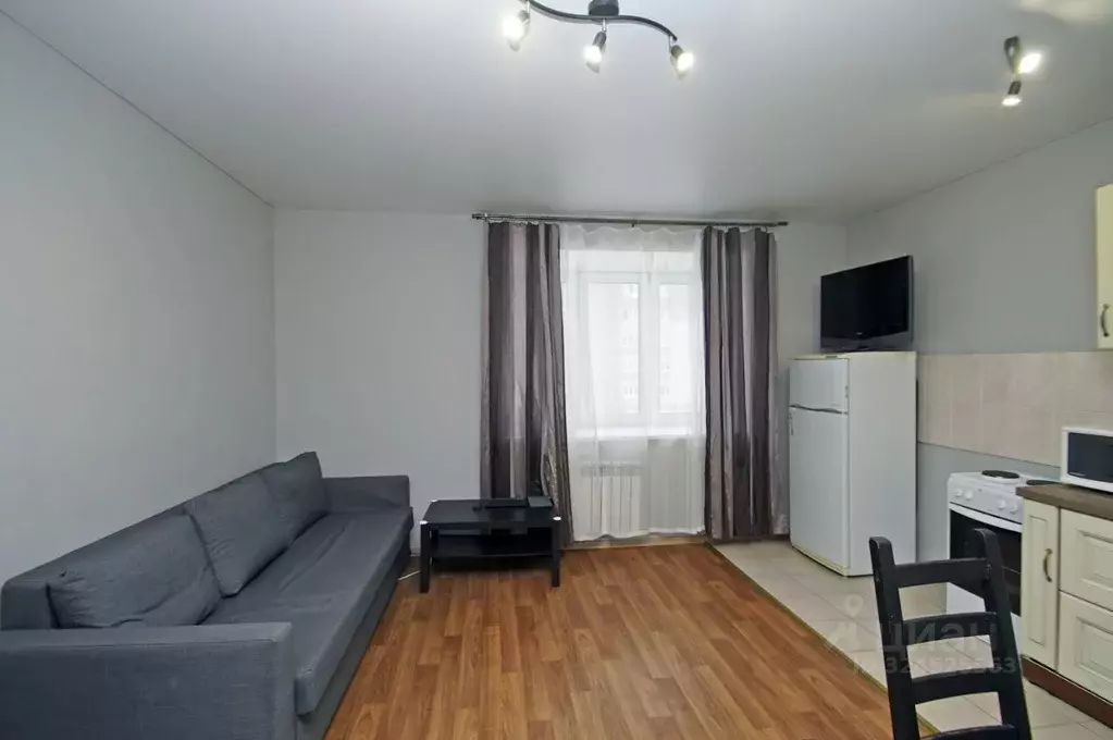 Студия Омская область, Омск ул. Малиновского, 18к3 (28.5 м) - Фото 1