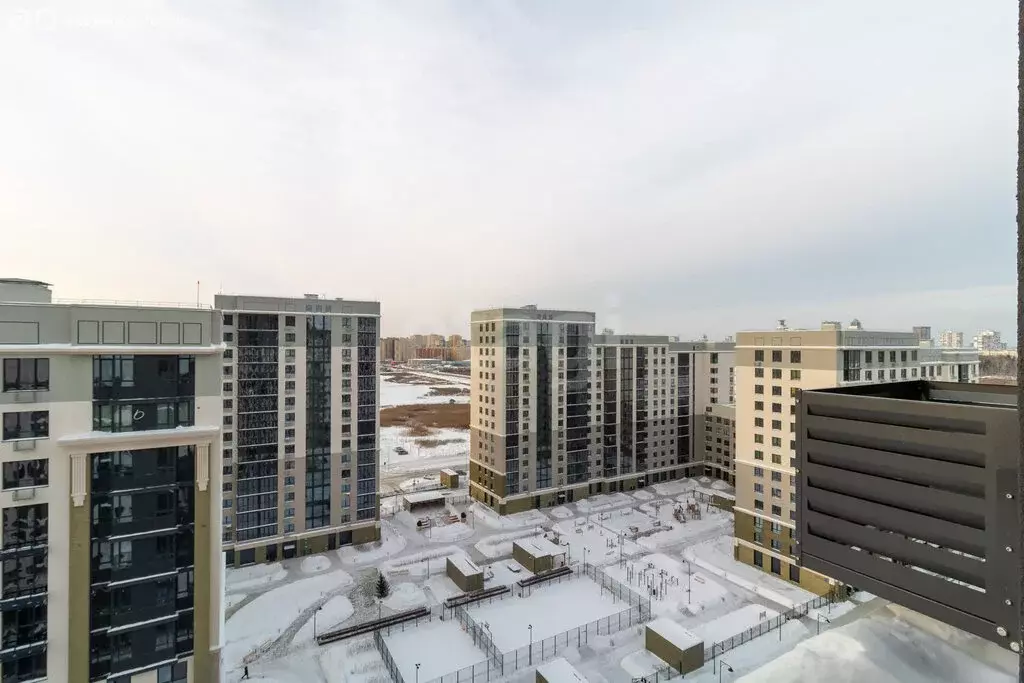 2-комнатная квартира: Тюмень, улица Братьев Бондаревых, 5 (70.6 м) - Фото 2