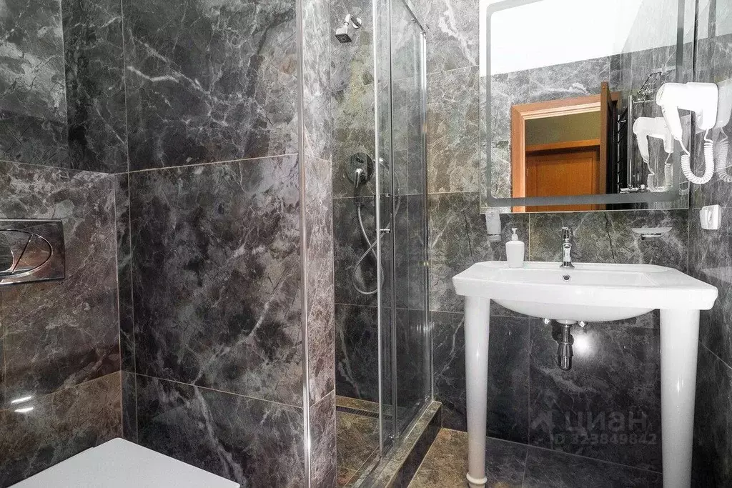 Комната Крым, Алушта аллея Декабристов, 6Б (35.0 м) - Фото 2