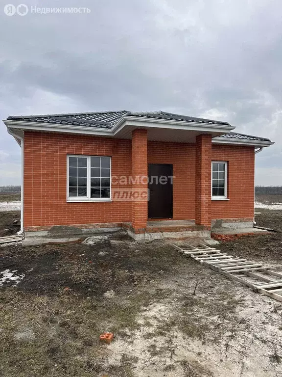 Дом в село Большие Салы, улица Чапчахова (110 м) - Фото 1