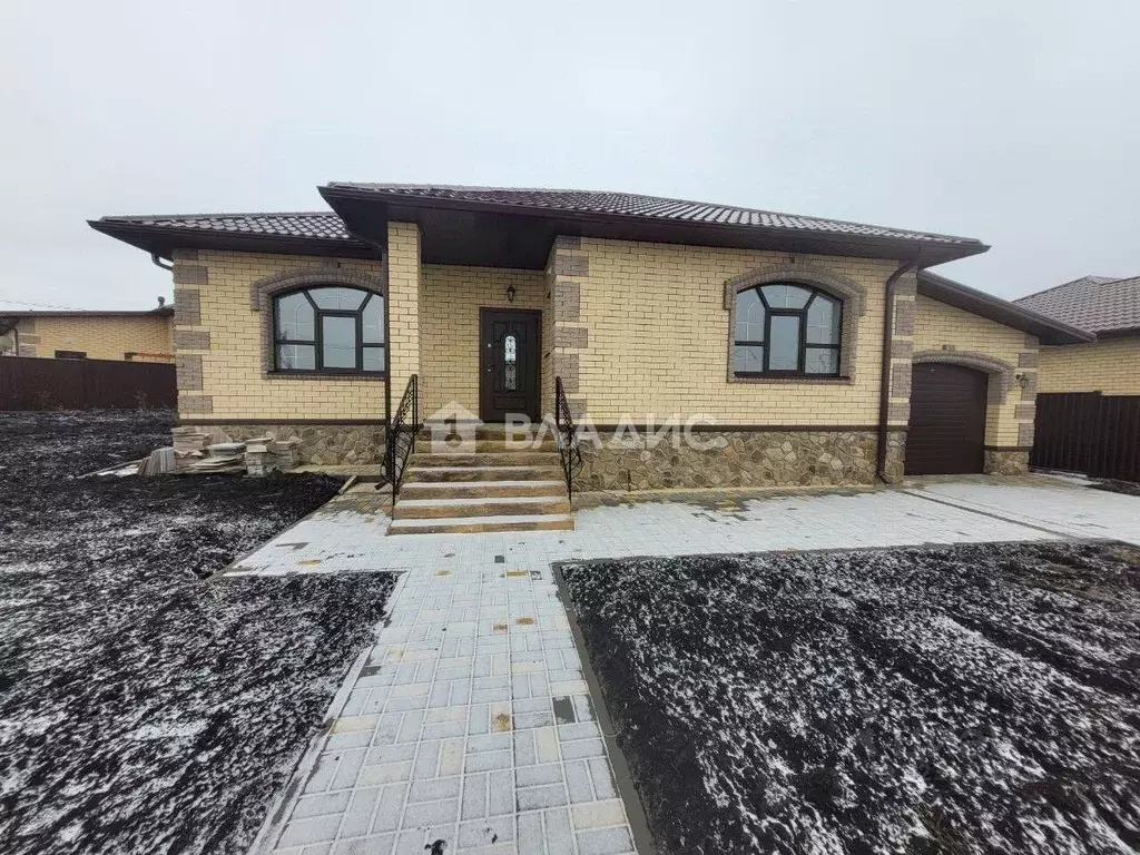 Дом в Белгородская область, Белгородский район, Дубовское с/пос, с. ... - Фото 1