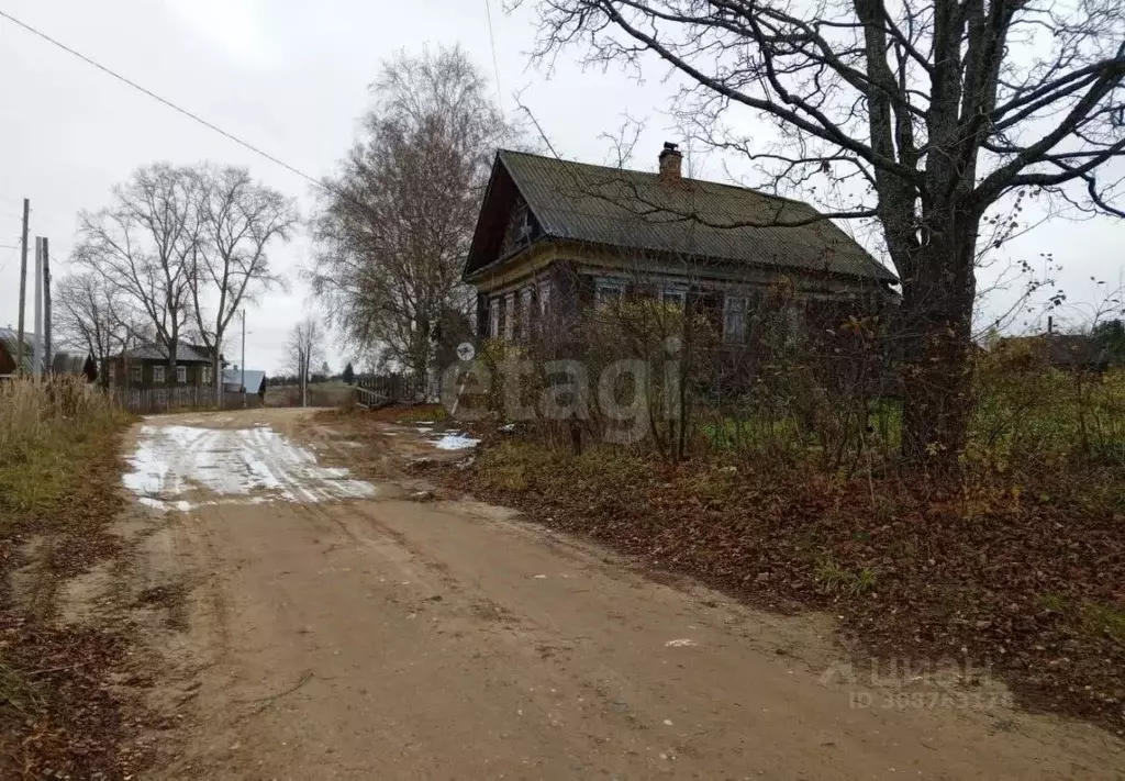 Дом в Костромская область, Кологривский муниципальный округ, с. ... - Фото 0