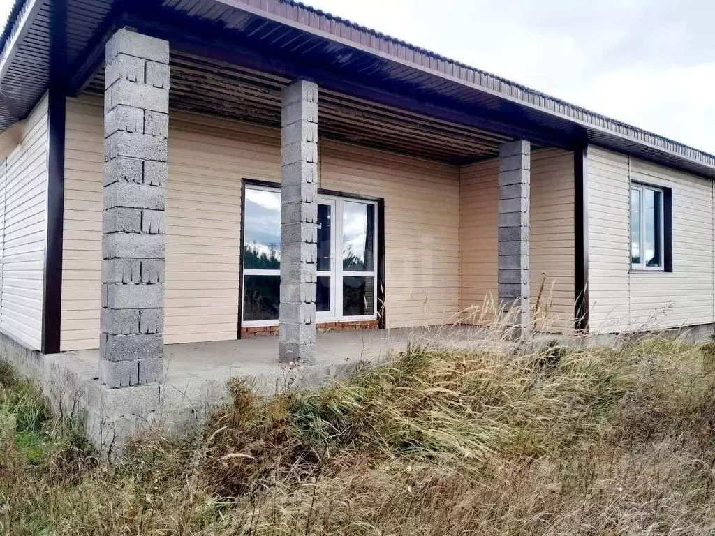 Дом в Белгородская область, Старооскольский городской округ, с. Озерки ... - Фото 1